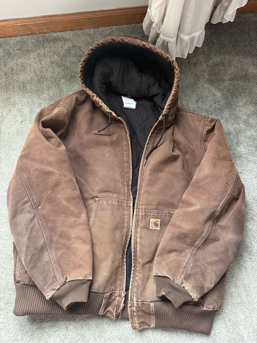 Carhartt Brown Hooded Insulated  Jacket.. vintage from 2007